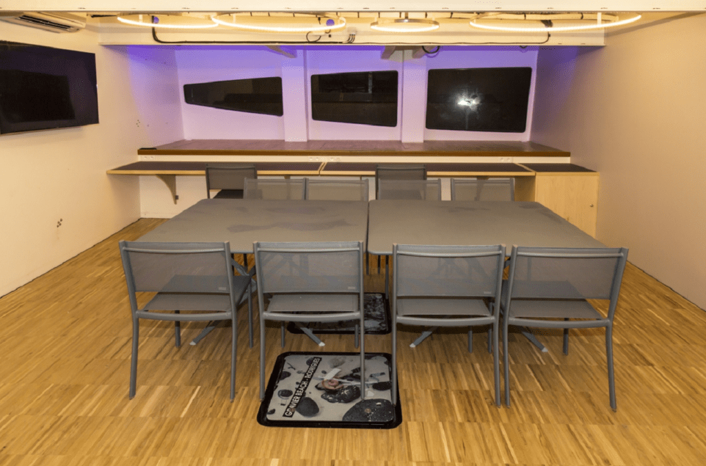 Aménagement Intérieur Planet Solar - R4W